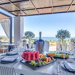 Alexis Hotel